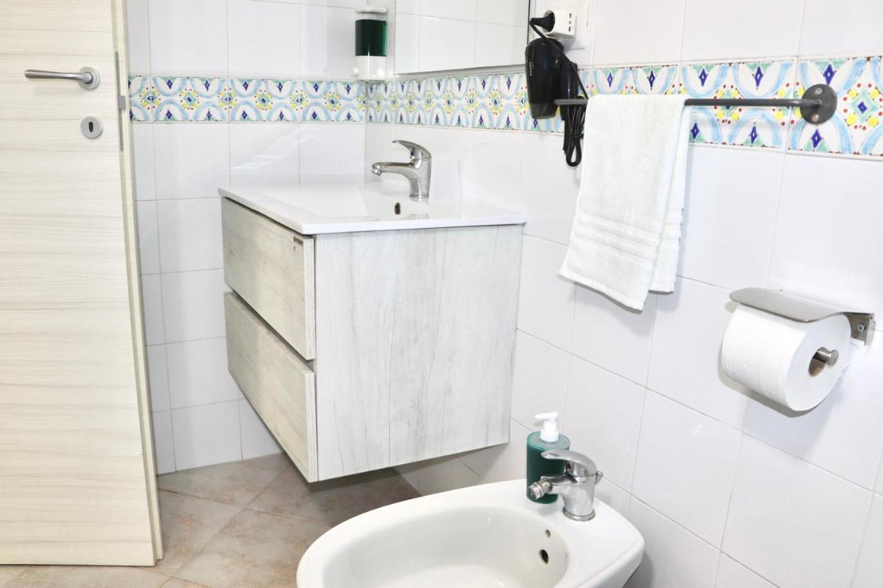 House Relax Apartment Centro Di Napoli Exterior photo