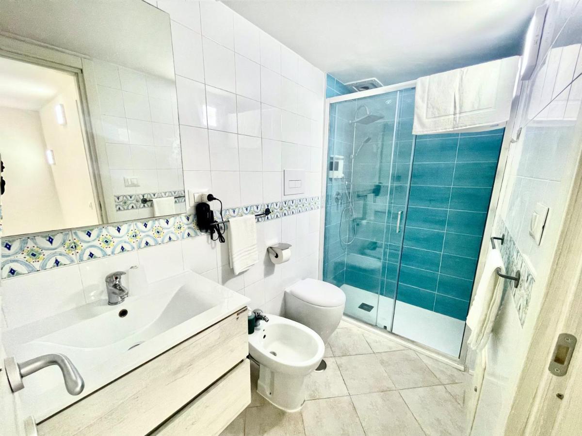 House Relax Apartment Centro Di Napoli Exterior photo